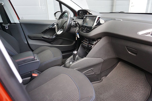 Peugeot 208 18 of 30