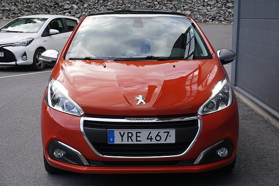 Peugeot 208 3 of 30