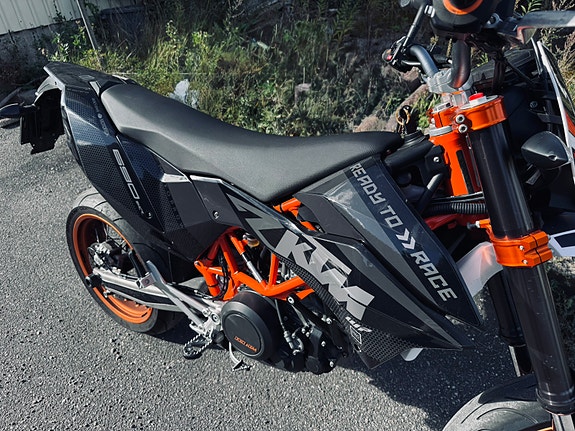 KTM 690 SMC R ABS 6 of 6