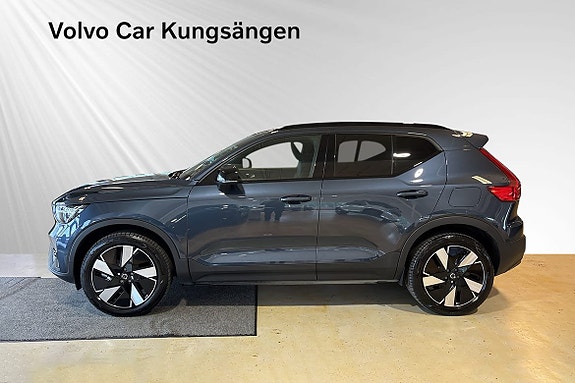 Volvo EX40 3 of 30