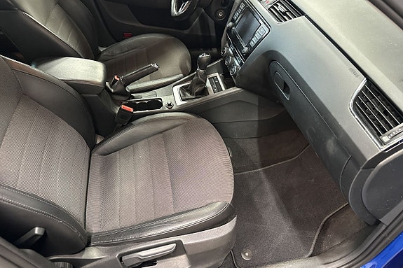 Skoda Octavia 14 of 22
