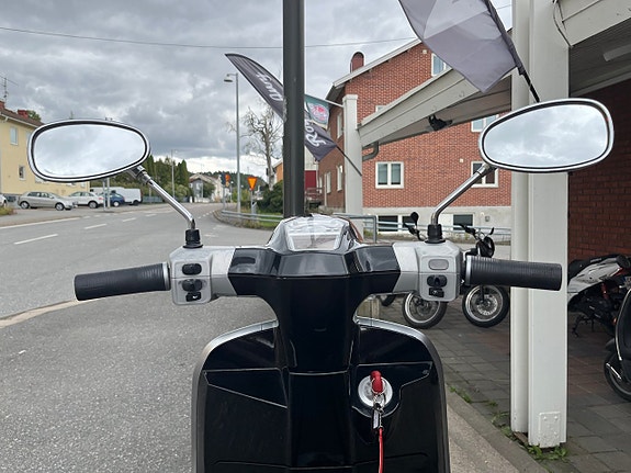 Lambretta V50 Special 9 of 11