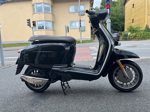 Lambretta V50 Special 2 of 11