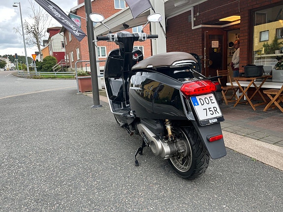 Lambretta V50 Special 6 of 11