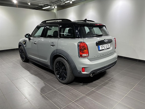 MINI Countryman Cooper SE 2 of 2