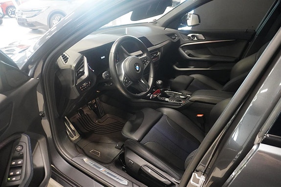 BMW 118i 2 of 16