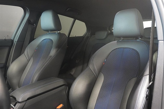 BMW 118i 13 of 16