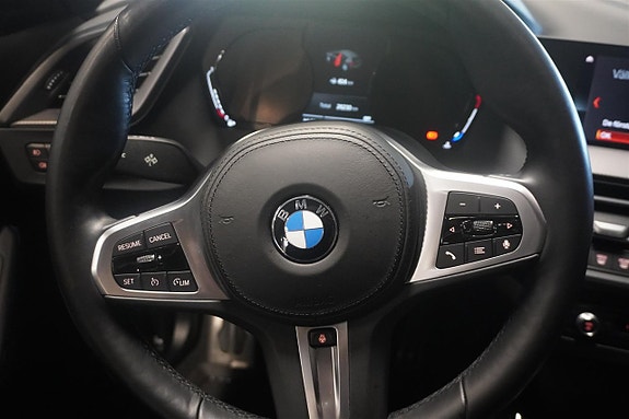 BMW 118i 8 of 16