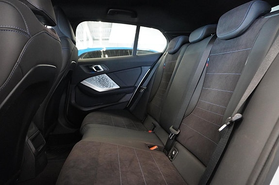 BMW 120 13 of 17