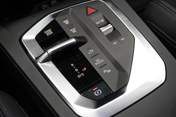 BMW 120 11 of 17