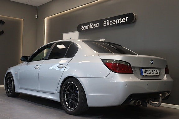 BMW 545i 22 of 24