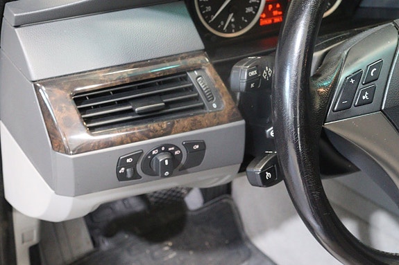 BMW 545i 16 of 24