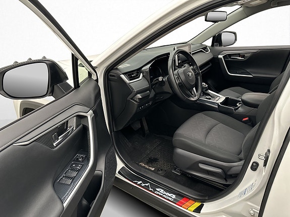 Toyota RAV4 11 of 30