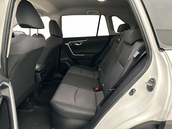 Toyota RAV4 27 of 30
