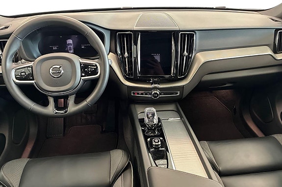 Volvo XC60 10 of 24