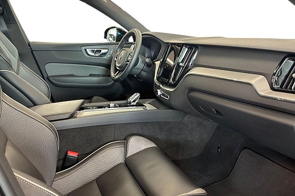 Volvo XC60 7 of 24