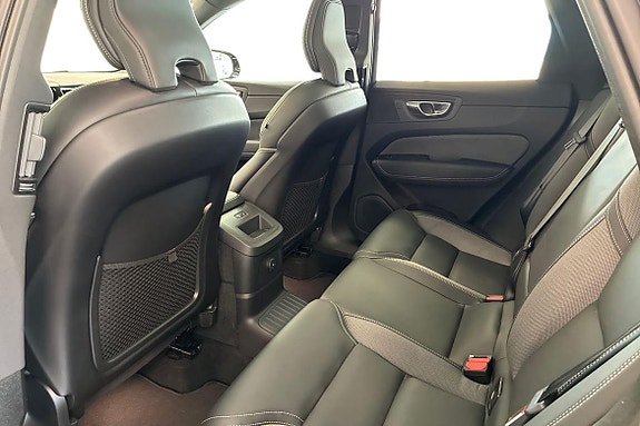 Volvo XC60 13 of 24