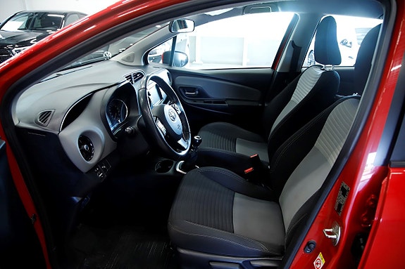 Toyota Yaris 7 of 11