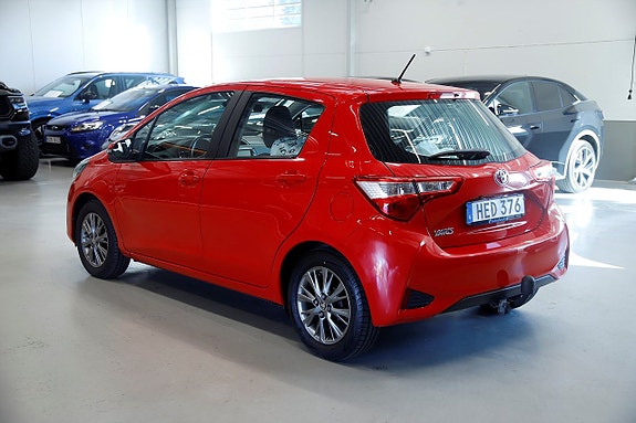 Toyota Yaris 3 of 11