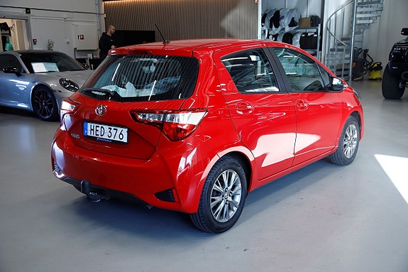 Toyota Yaris 5 of 11