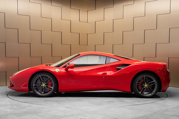 Ferrari 488 GTB 2 of 30