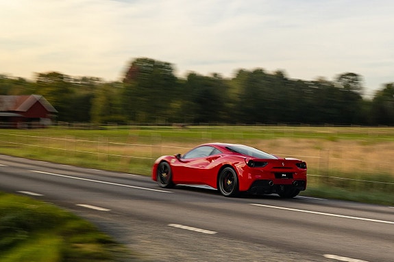 Ferrari 488 GTB 12 of 30
