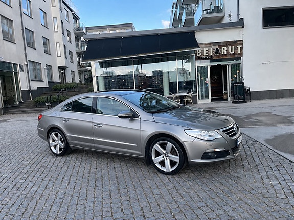 Volkswagen Passat CC 4 of 7