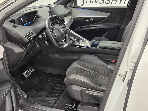 Peugeot 3008 2 of 9