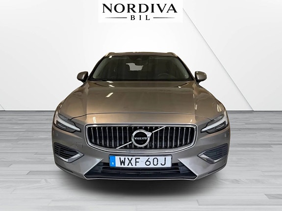 Volvo V60 2 of 30