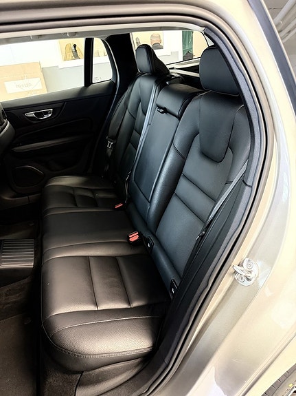 Volvo V60 25 of 30