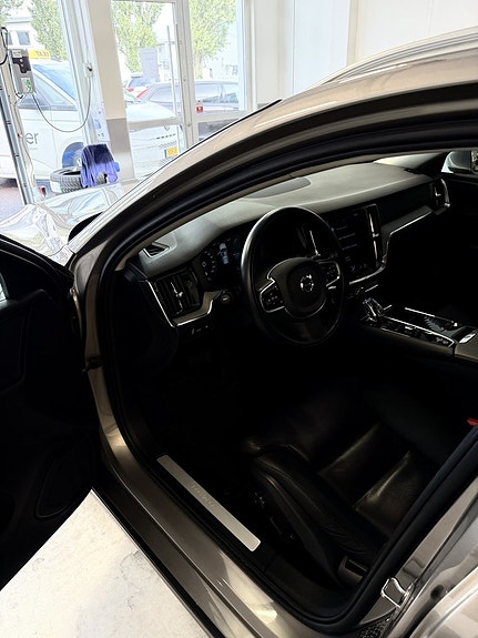 Volvo V60 22 of 30