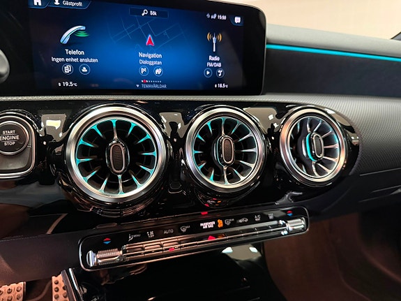 Mercedes-Benz A250 e 24 of 27