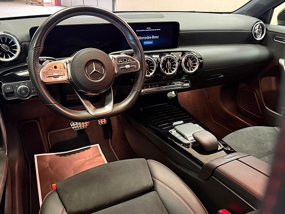 Mercedes-Benz A250 e 14 of 27