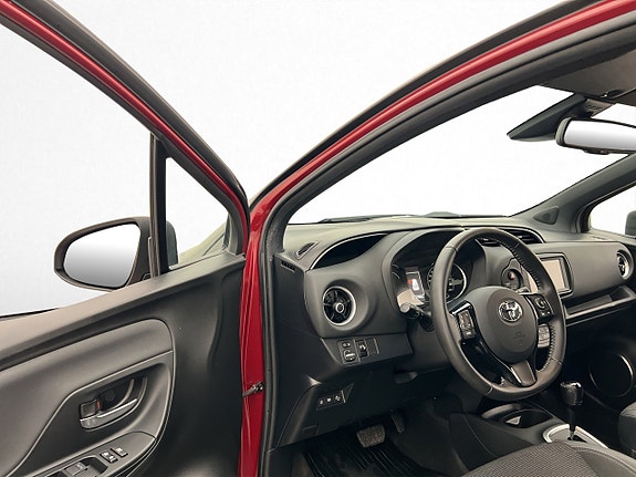 Toyota Yaris 9 of 30