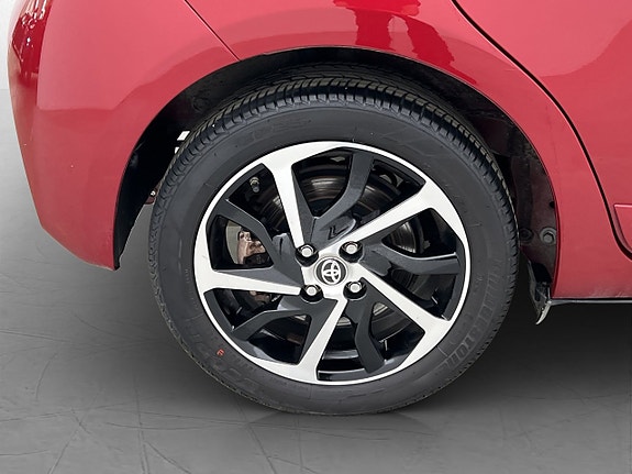 Toyota Yaris 28 of 30