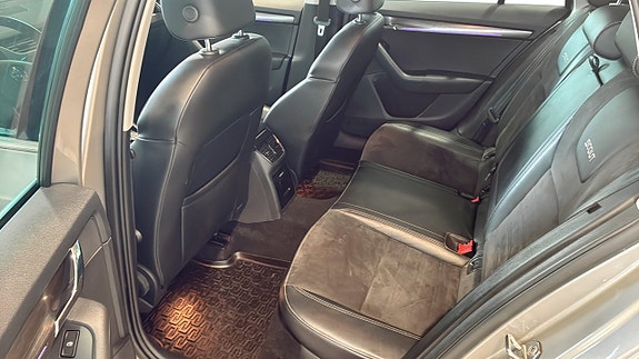 Skoda Octavia 5 of 9