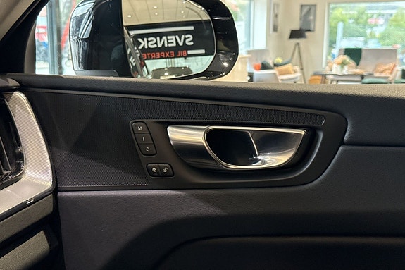 Volvo XC60 27 of 30