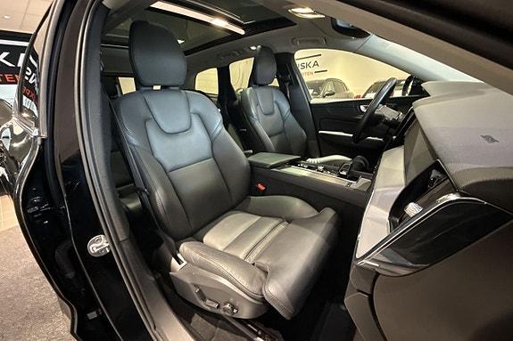 Volvo XC60 11 of 30
