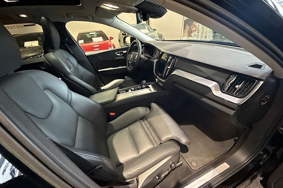 Volvo XC60 10 of 30