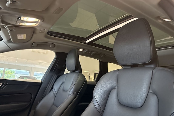 Volvo XC60 15 of 30