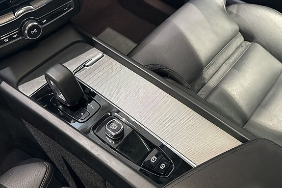 Volvo XC60 16 of 30