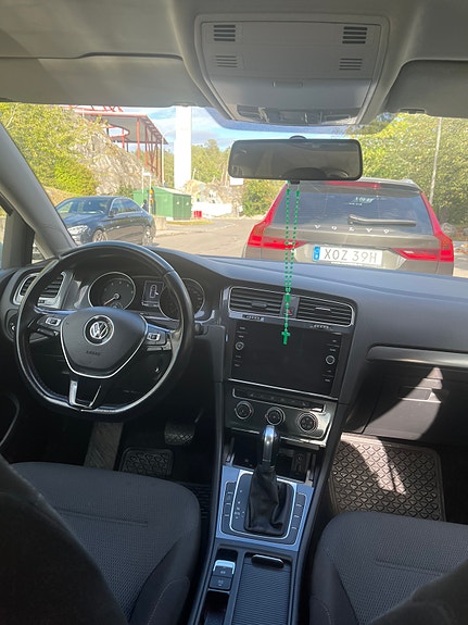 Volkswagen Golf VII 2 of 17