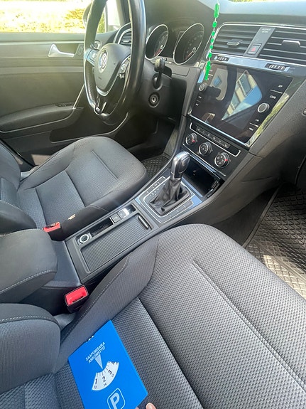 Volkswagen Golf VII 10 of 17