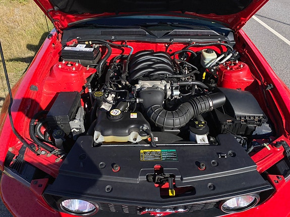 Ford Mustang 5 of 10