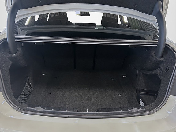 BMW 320d 23 of 26