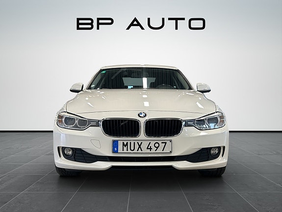 BMW 320d 3 of 26