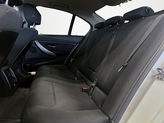 BMW 320d 11 of 26