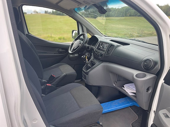 Nissan NV200 14 of 14