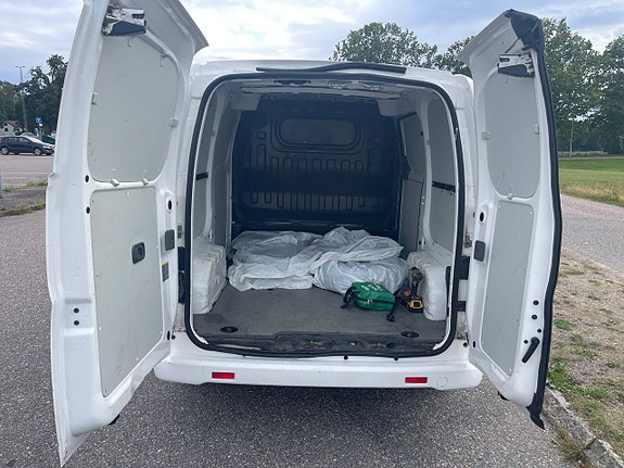 Nissan NV200 7 of 14
