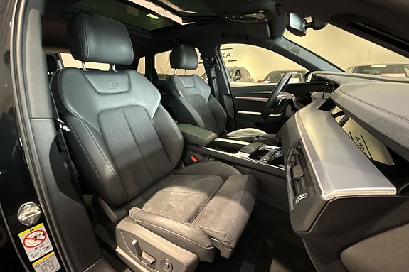 Audi Q8 e-tron 11 of 30